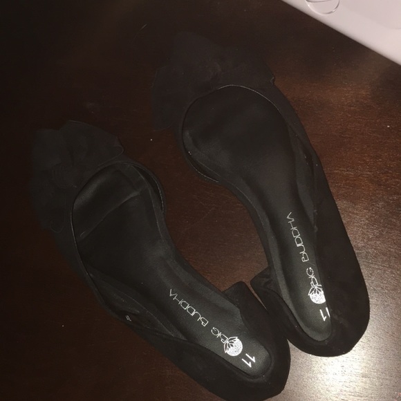 Shoes - Picture 1 of 3